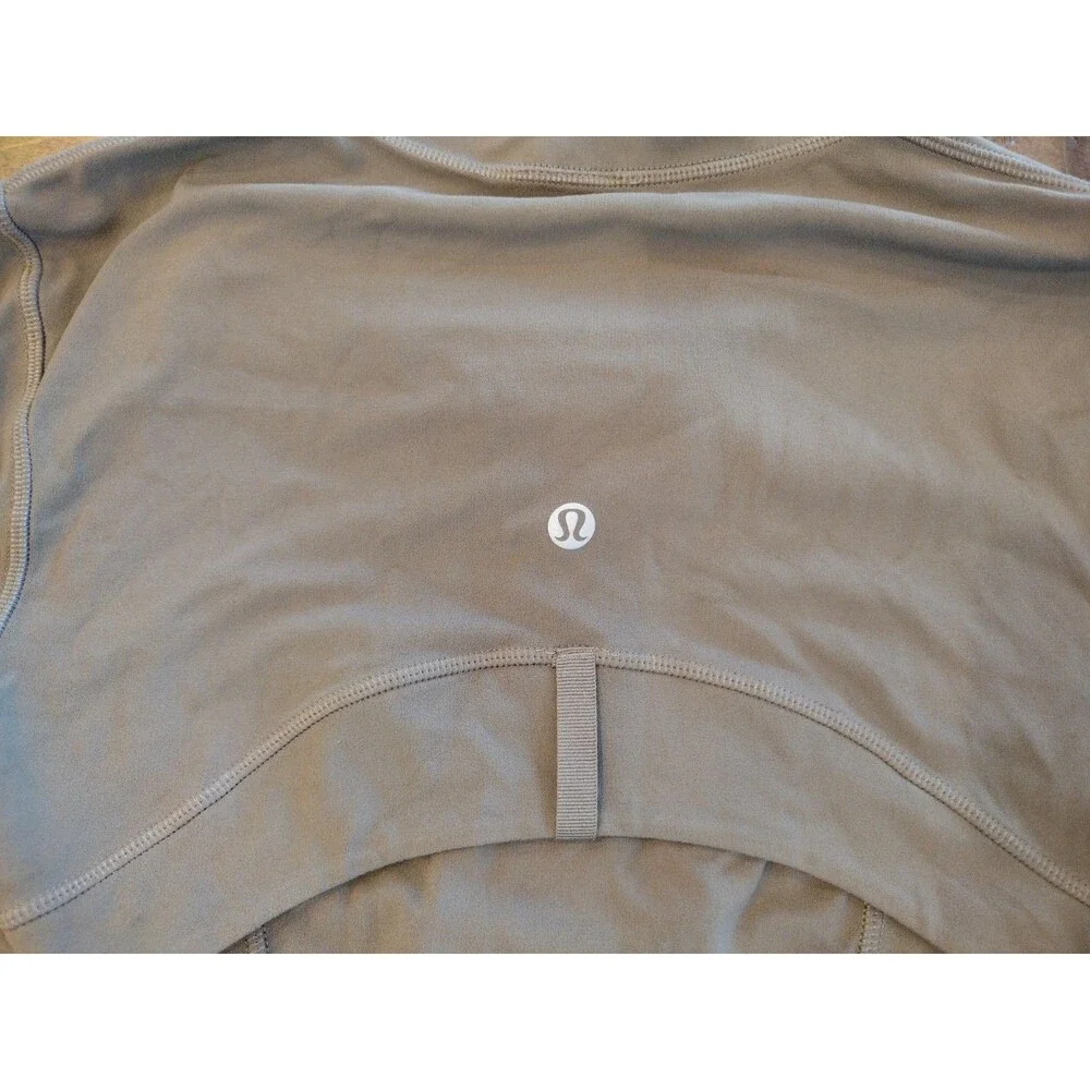 LULULEMON Women's full zip Define Jacket olive green - size 4 ($118 Retail)